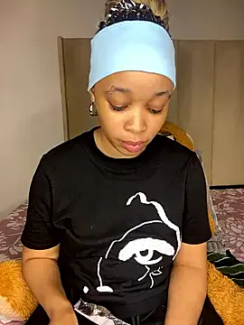 Simone_Miller – webcam model profile photo Image 18