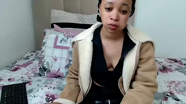 Your_Rubina – webcam model profile photo Image 4