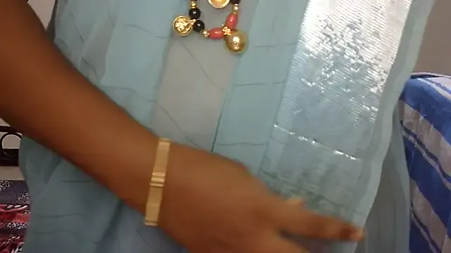 husa_Malikaa – webcam model profile photo Image 3