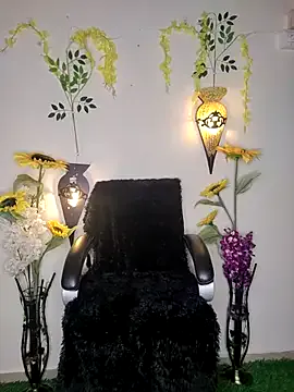 oypo – webcam model profile photo Image 3