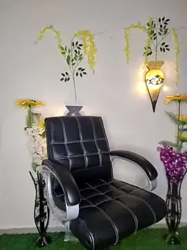 oypo – webcam model profile photo Image 7