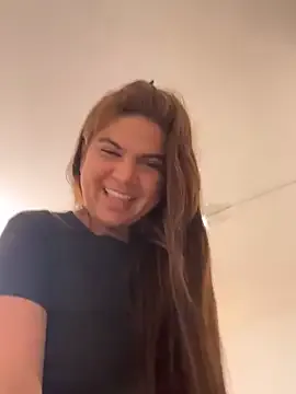 Alyshanon18 – webcam model profile photo Image 2