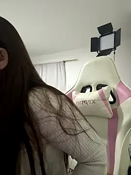 Alyshanon18 – webcam model profile photo Image 7