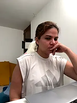 Alyshanon18 – webcam model profile photo Image 9