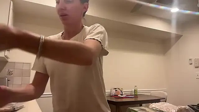 sareandrob – webcam model profile photo Image 5