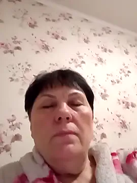 MiaWhitePink_ – webcam model profile photo Image 5