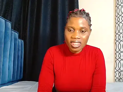 KikiWatson – webcam model profile photo Image 13