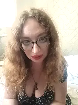 DollyTall – webcam model profile photo Image 6