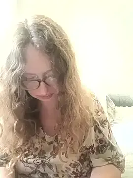 DollyTall – webcam model profile photo Image 7