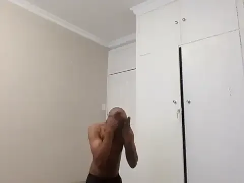 milla_bella – webcam model profile photo Image 11