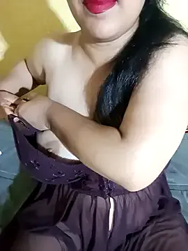 EmiliaCatalina – webcam model profile photo Image 11