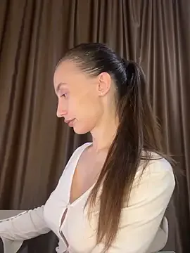 Mia_Railey – webcam model profile photo Image 16