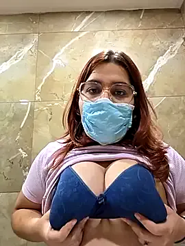 lulu_italy – webcam model profile photo Image 4