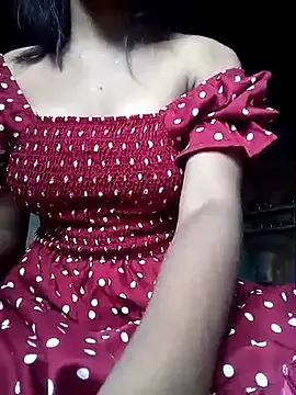petiteluluxx – webcam model profile photo Image 5