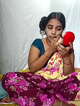 LunarAngel_ – webcam model profile photo Image 6