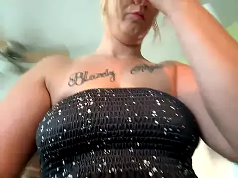 Sweet___Emily – webcam model profile photo Image 10