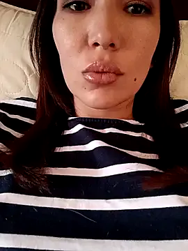 ceceliapidcock – webcam model profile photo Image 2