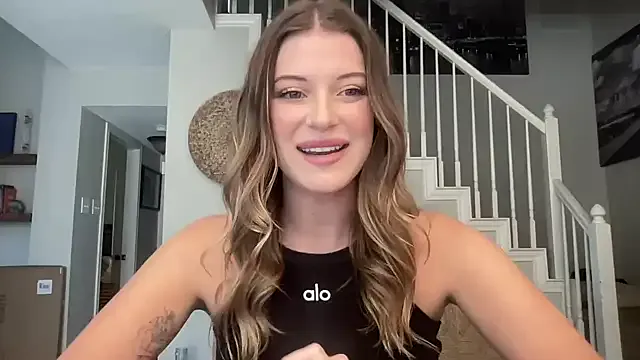 lalilamassu1 – webcam model profile photo Image 2