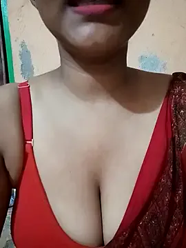 thanusi_2 – webcam model profile photo Image 14