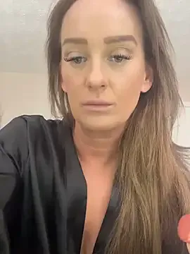 queen_kitty1818 – webcam model profile photo Image 3