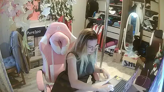 anchan_ – webcam model profile photo Image 12