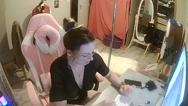 anchan_ – webcam model profile photo Image 9