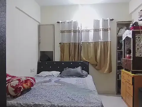 V-Hot-Sweti – webcam model profile photo Image 11