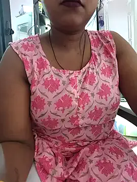 thanusi_2 – webcam model profile photo Image 16