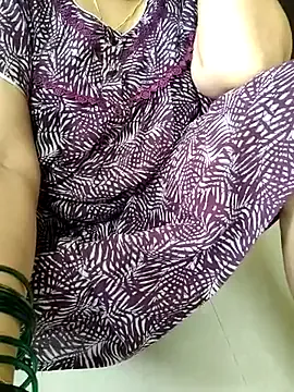 JayJayPink – webcam model profile photo Image 3