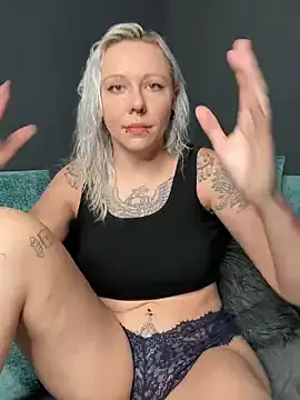 milly____ – webcam model profile photo Image 2