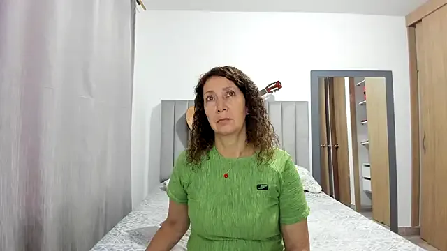 Lusty_Rose01 – webcam model profile photo Image 12