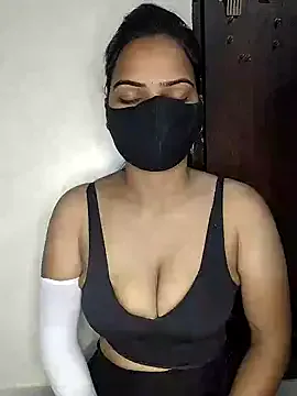 karolineneuer_ – webcam model profile photo Image 2