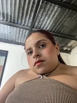 JayJayPink – webcam model profile photo Image 3