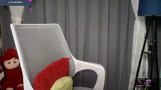 DoriDeluxe66 – webcam model profile photo Image 2
