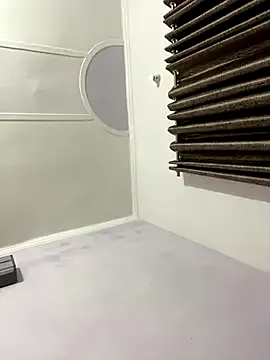 Vladamais – webcam model profile photo Image 12