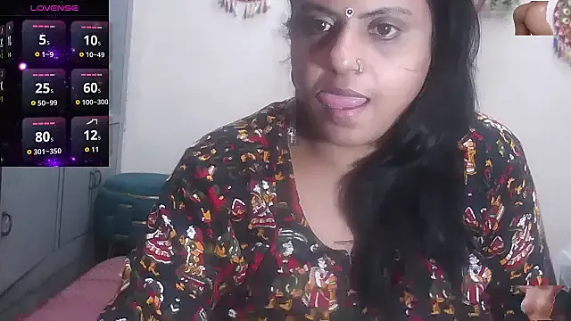 Lucky-xiuxiu – webcam model profile photo Image 17
