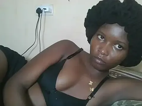 yesonee – webcam model profile photo Image 5