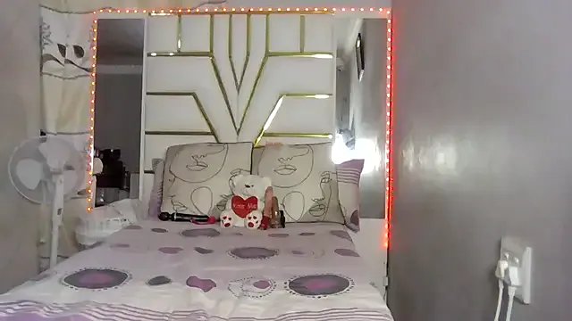 Your-Vedika – webcam model profile photo Image 16