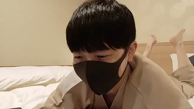 KpKpR – webcam model profile photo Image 2