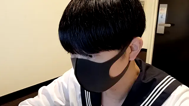 KpKpR – webcam model profile photo Image 3