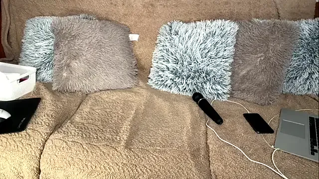 Tatoo_girl – webcam model profile photo Image 2