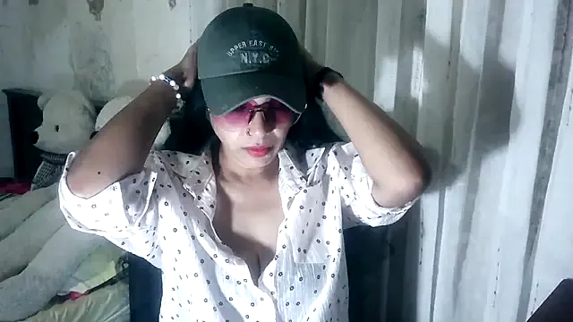 Handsomepure – webcam model profile photo Image 11