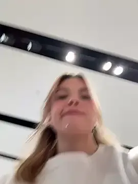 monika_reed1 – webcam model profile photo Image 3