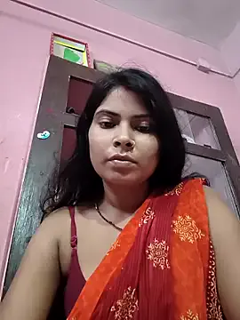 petiteluluxx – webcam model profile photo Image 8
