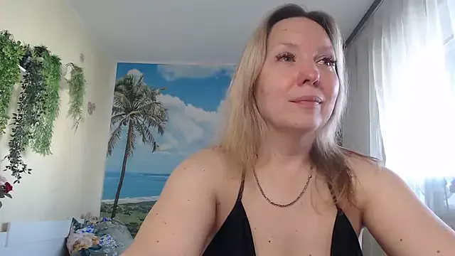 Yiyi-707 – webcam model profile photo Image 3