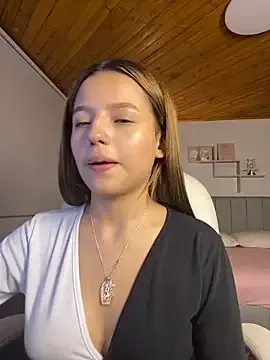 Sofia18_pinkk Image 4