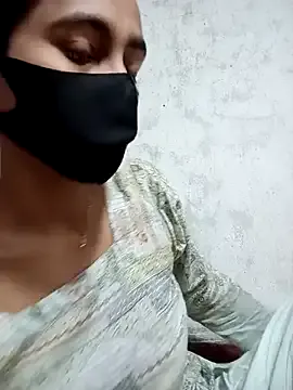 L_Sofia – webcam model profile photo Image 2