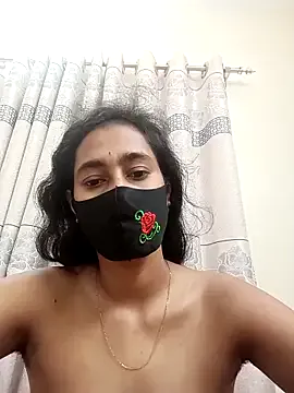 L_Sofia – webcam model profile photo Image 9