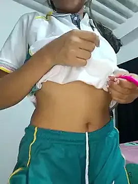 milash_velvet – webcam model profile photo Image 2