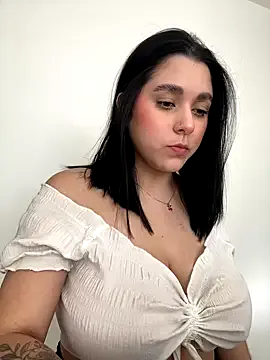 husa_Malikaa – webcam model profile photo Image 7